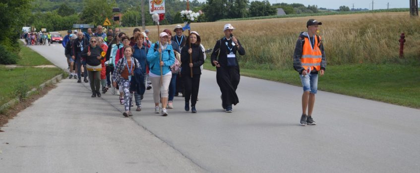 Pielgrzymi w obiektywie – Msza Święta w Konaszówce (grupa św. Jacka)