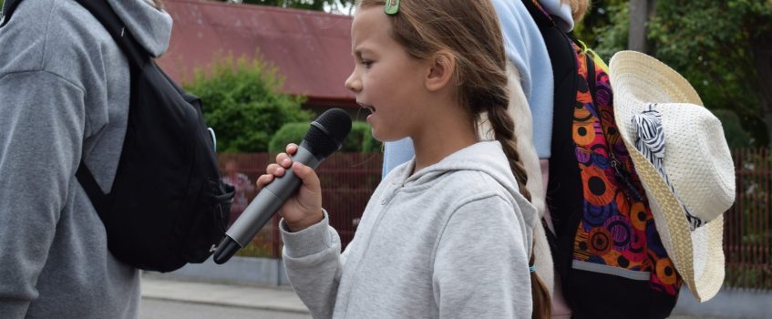 Pielgrzymi w obiektywie – Msza Święta i postój w Luszowicach