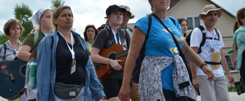 HUCISKO: Pielgrzymi nie ustają w drodze