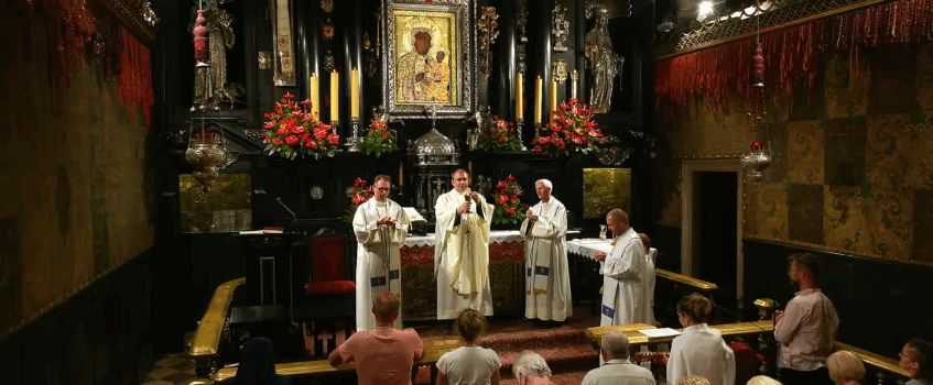 JASNA GÓRA: Nocne czuwanie pielgrzymów duchowych z Archidiecezji Przemyskiej