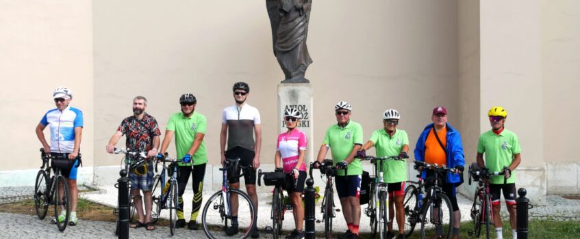 PRZEMYŚL: Ruszyli na Jasną Górę na rowerach